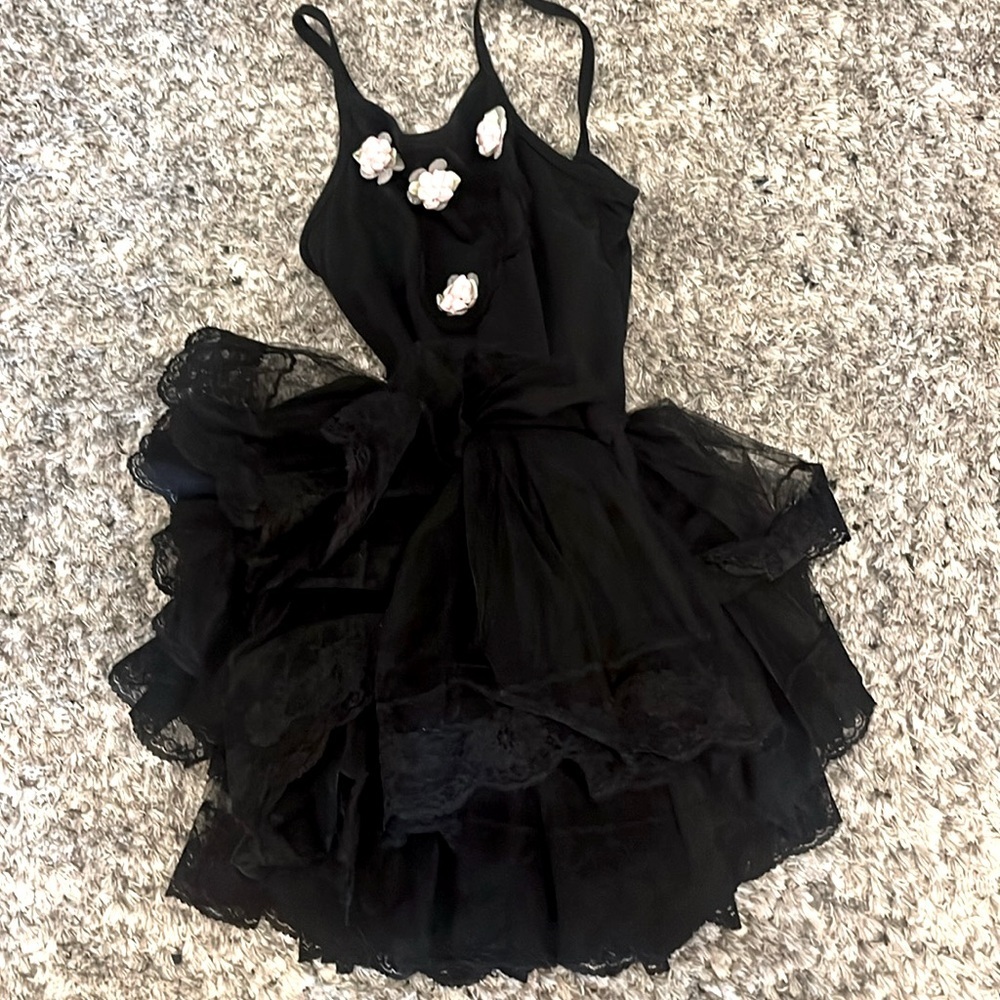 Doll cake Black and pink flowered dress